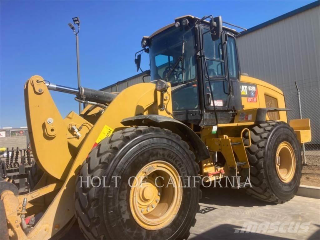 CAT 938 Колесни товарачи
