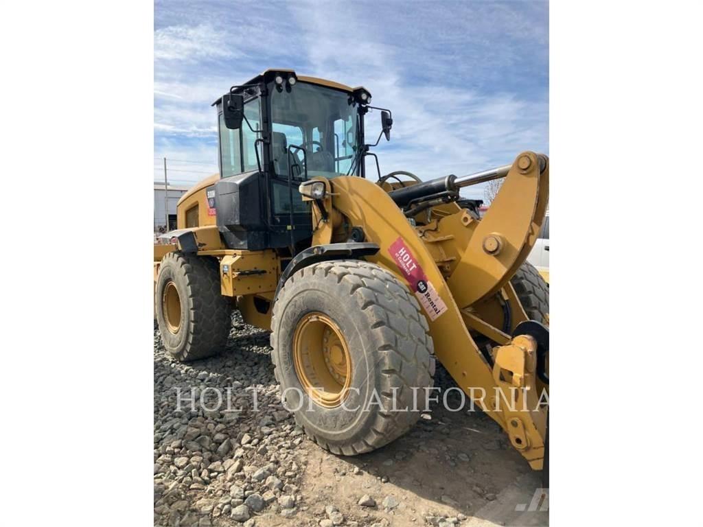 CAT 938 Колесни товарачи