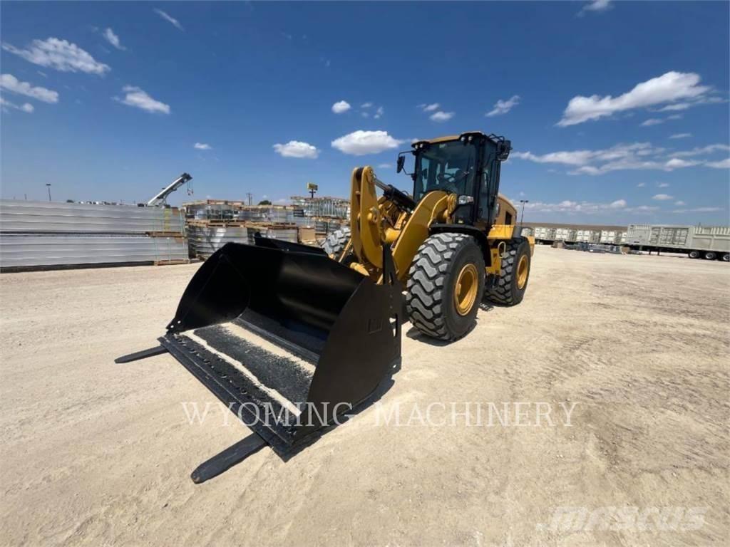 CAT 938 Колесни товарачи