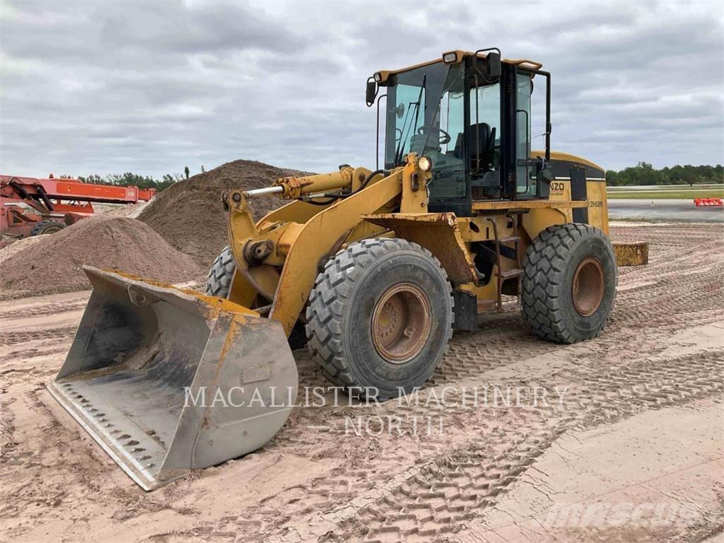 CAT 938G Колесни товарачи
