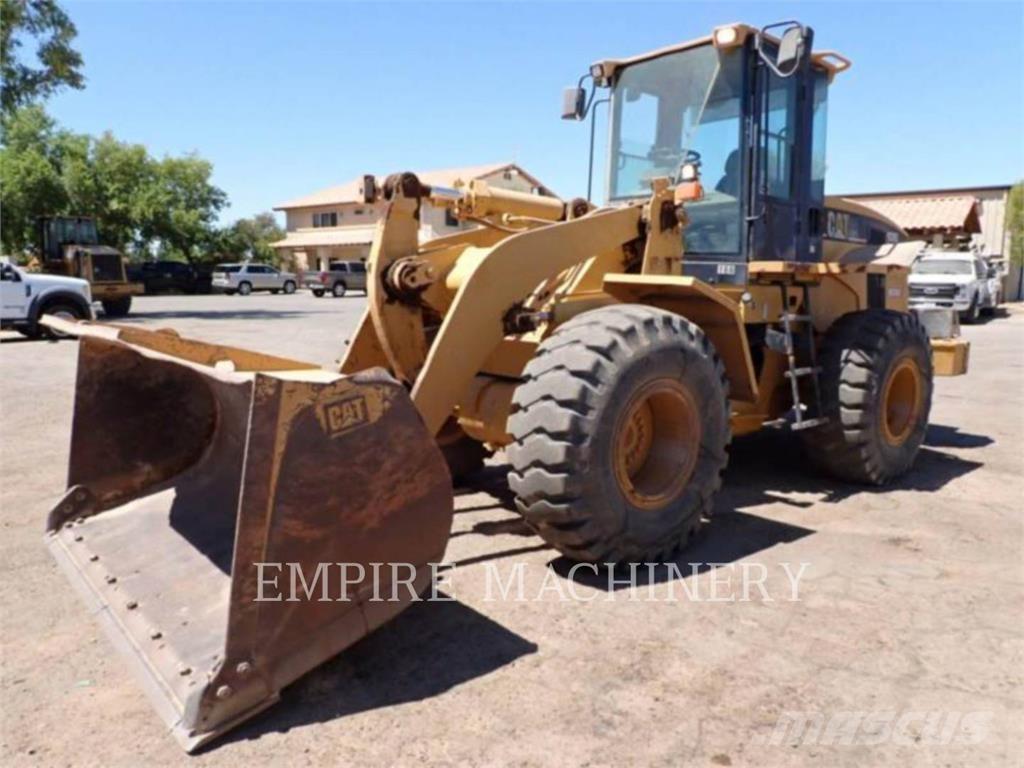 CAT 938G Колесни товарачи