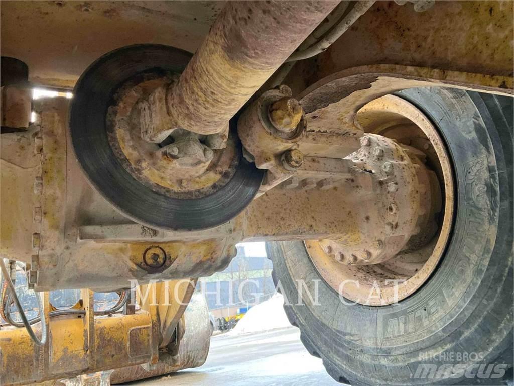 CAT 938K RQ+ Колесни товарачи