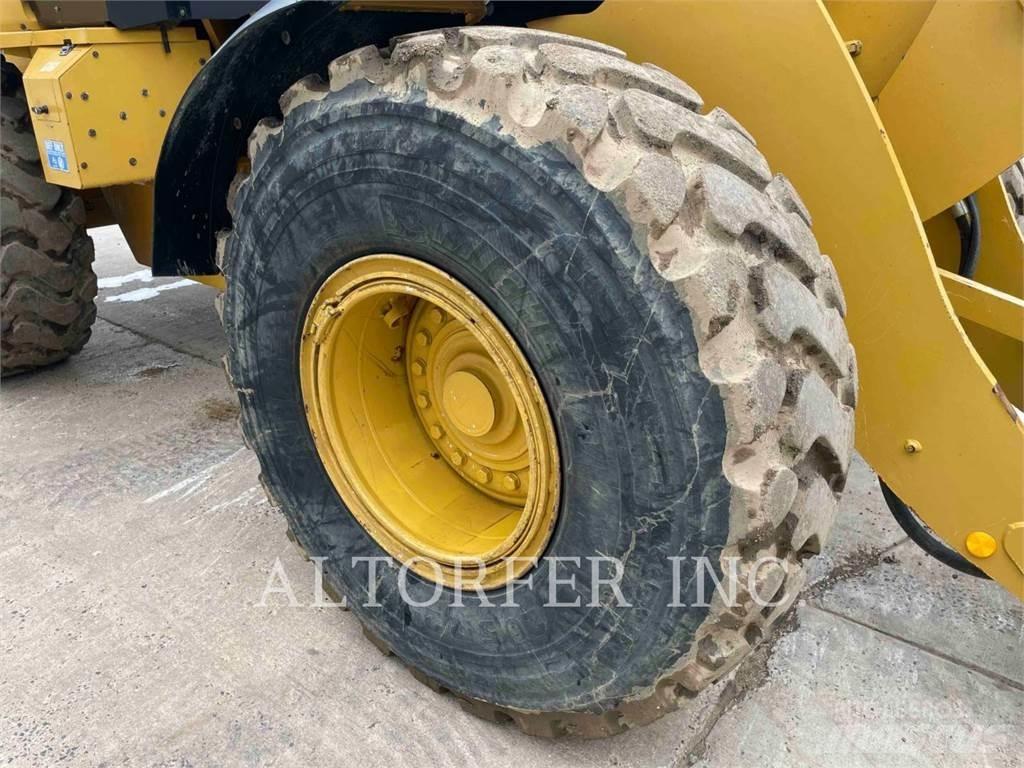 CAT 938M Колесни товарачи