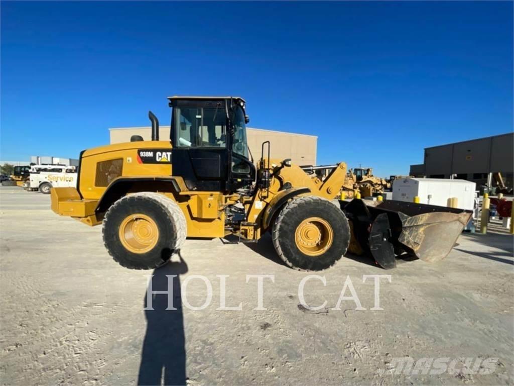 CAT 938M Колесни товарачи