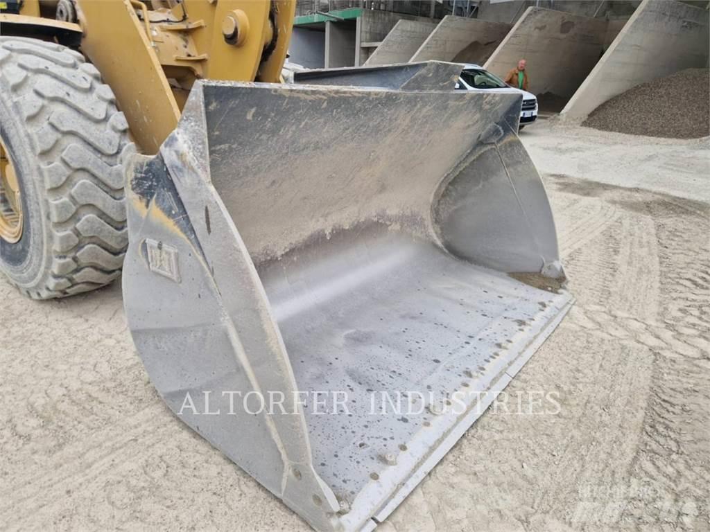 CAT 938M Колесни товарачи