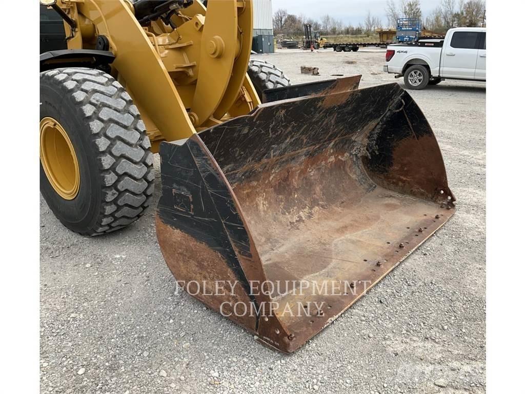 CAT 938M Колесни товарачи