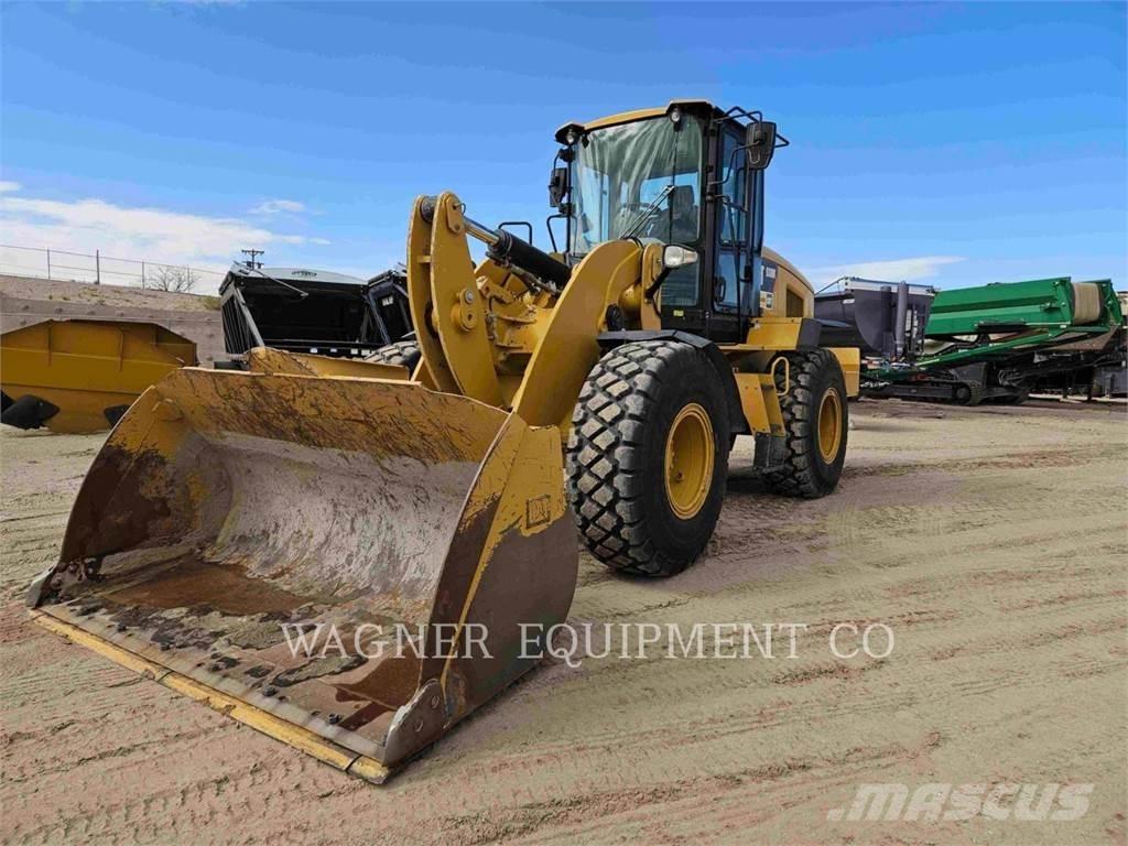 CAT 938M Колесни товарачи