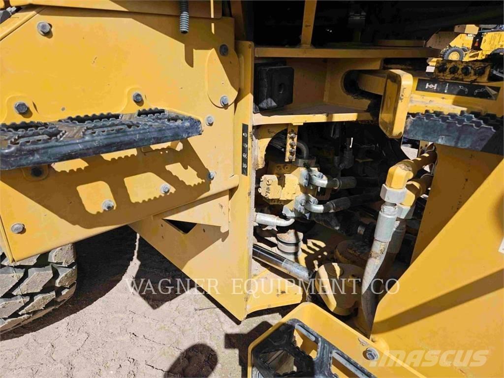 CAT 938M Колесни товарачи
