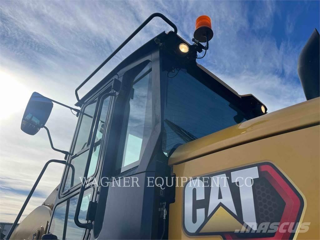 CAT 938M Колесни товарачи