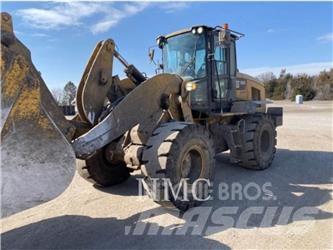 CAT 938M Колесни товарачи