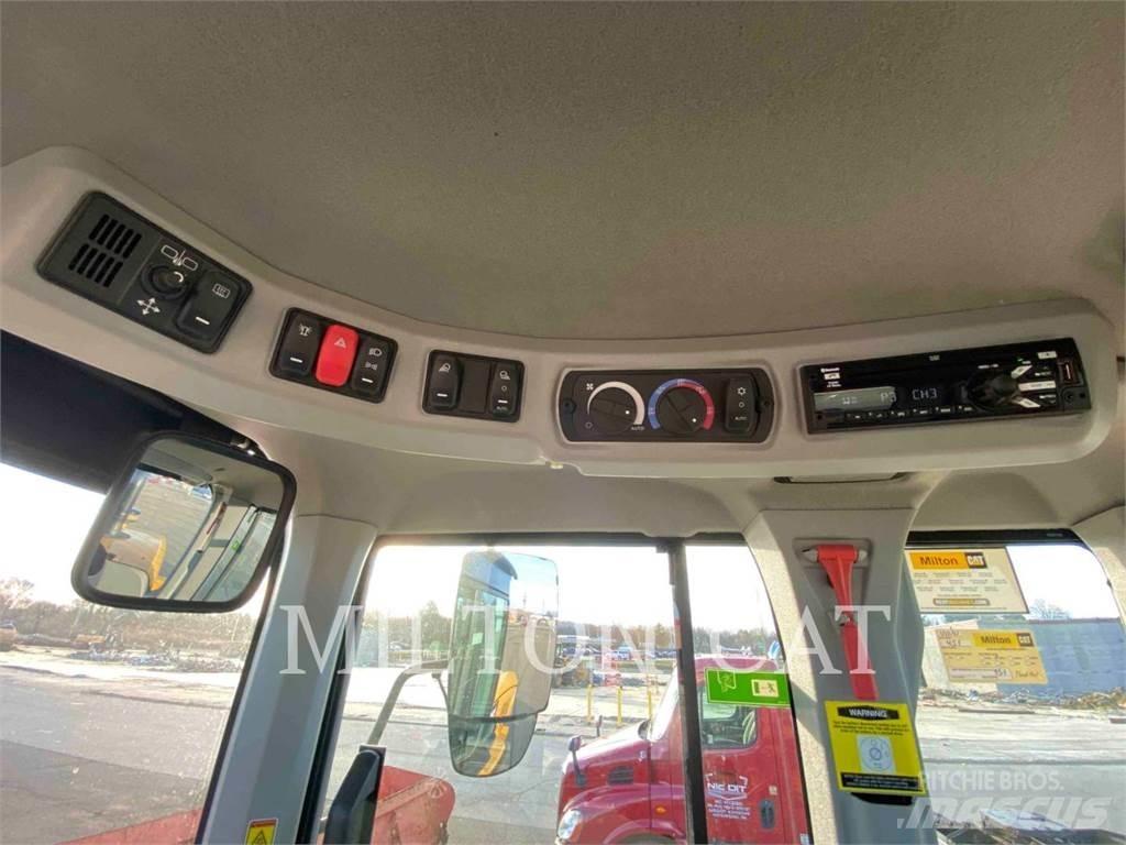 CAT 938M Колесни товарачи