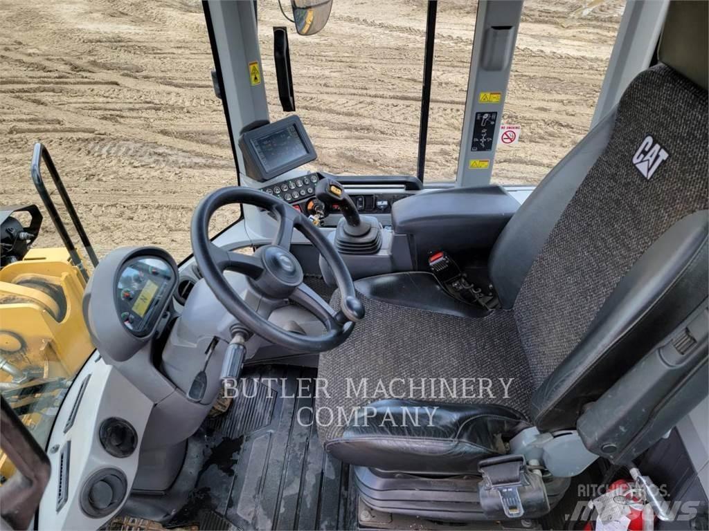 CAT 938M Колесни товарачи