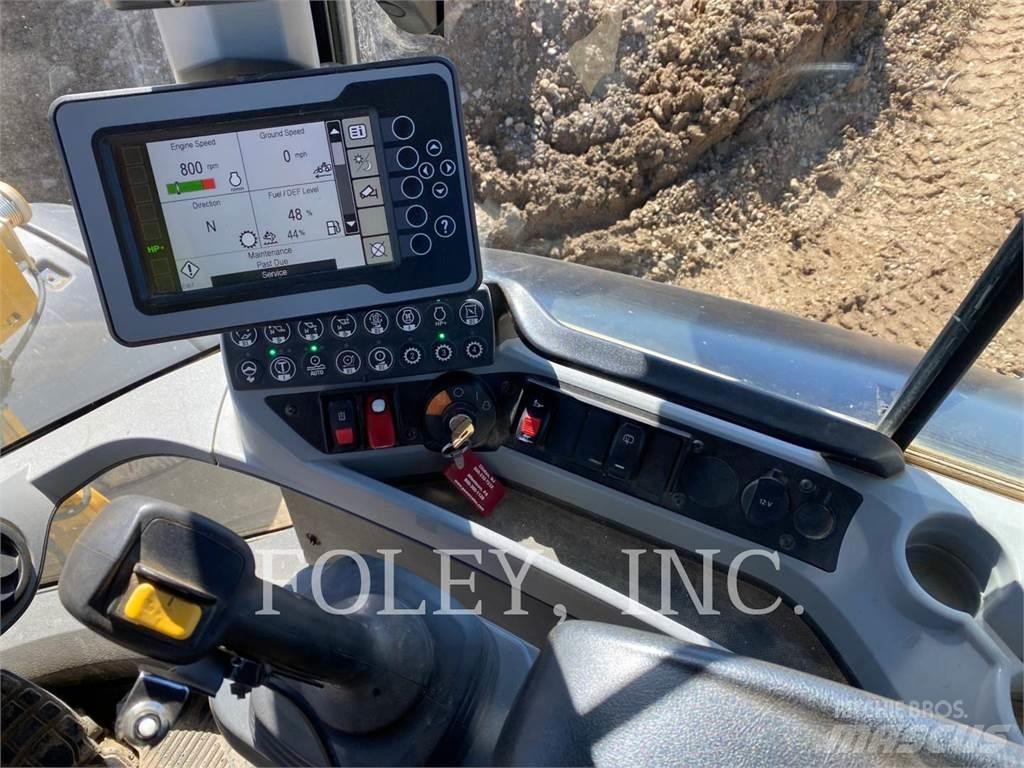 CAT 938M Колесни товарачи