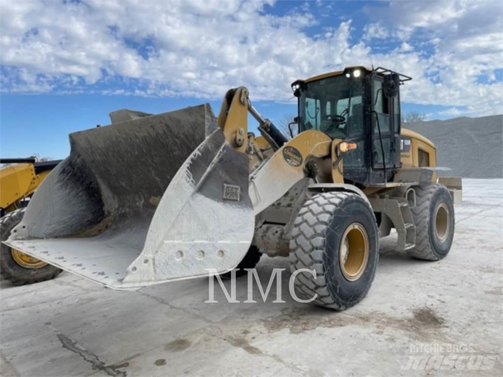 CAT 938M Колесни товарачи