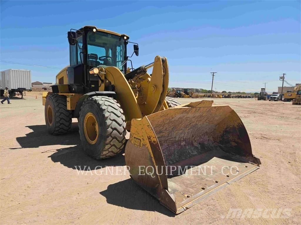 CAT 938M Колесни товарачи