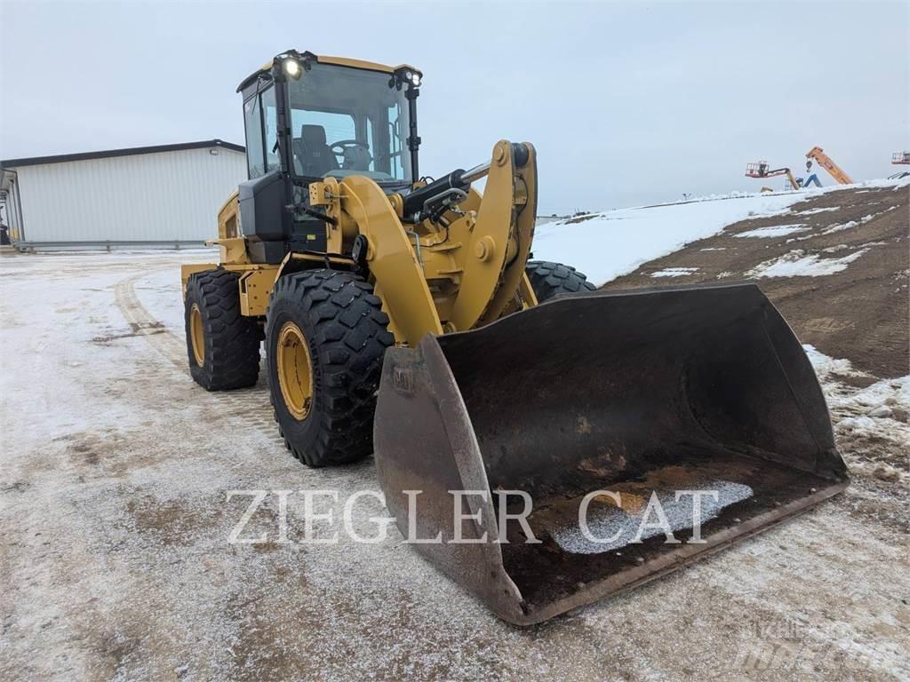 CAT 938M Колесни товарачи