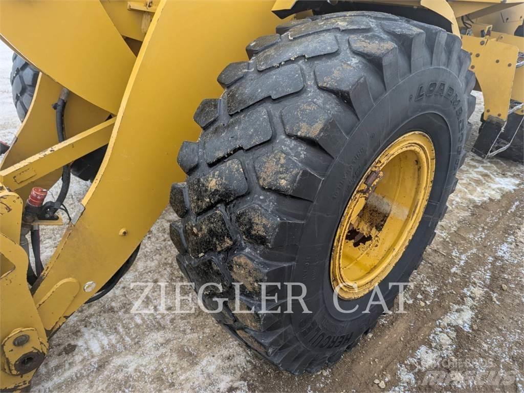 CAT 938M Колесни товарачи