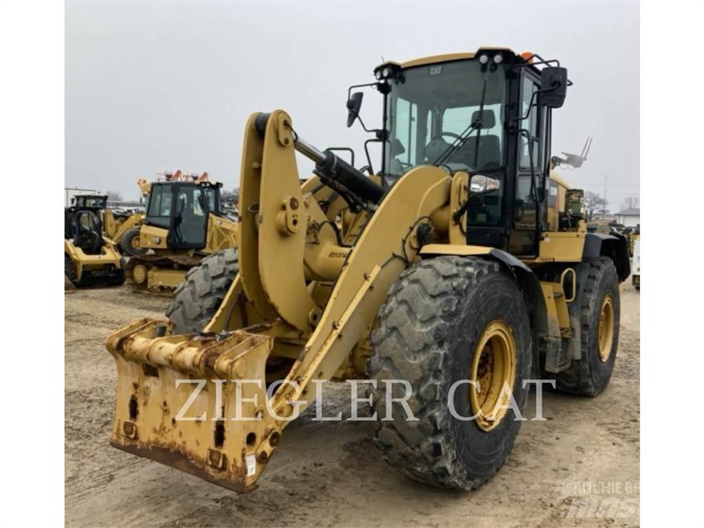 CAT 938M Колесни товарачи