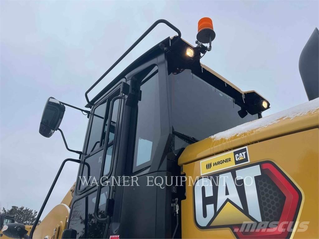 CAT 938M Колесни товарачи