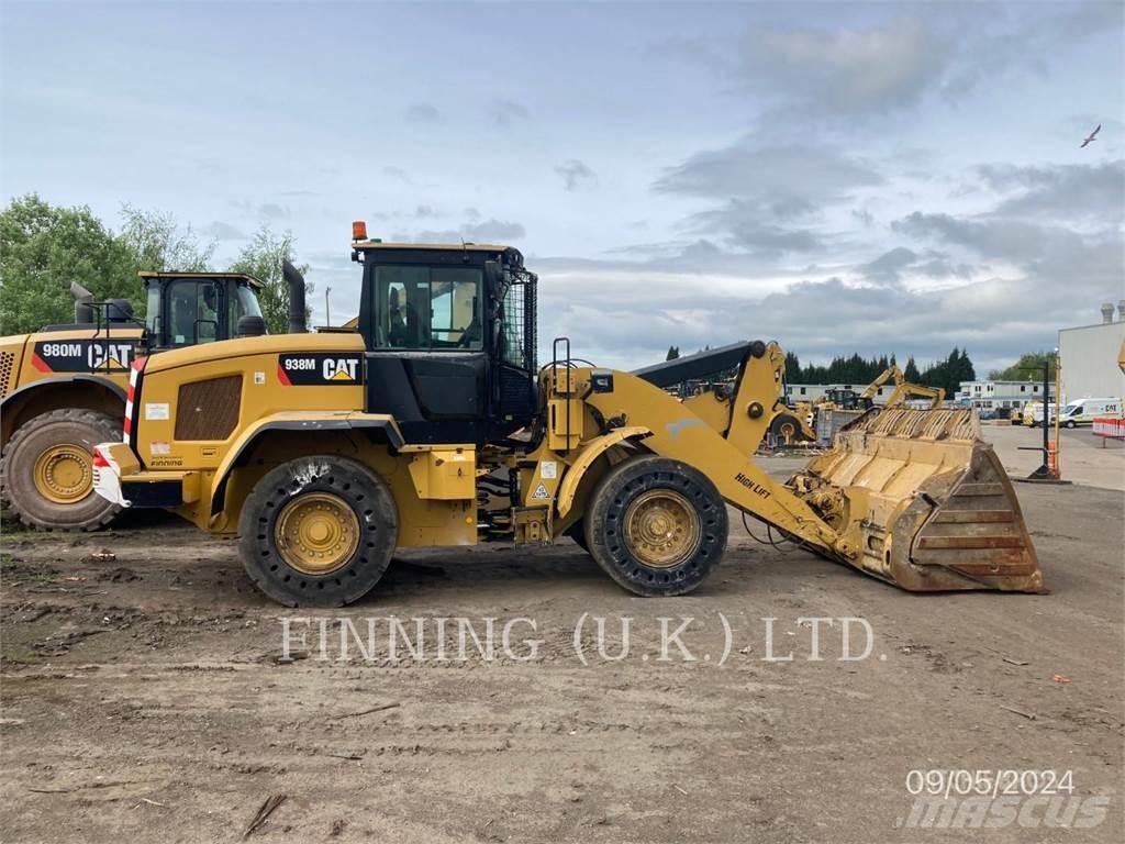 CAT 938M Колесни товарачи