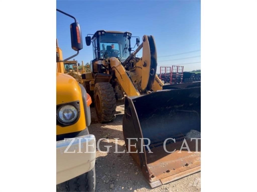 CAT 938M Колесни товарачи
