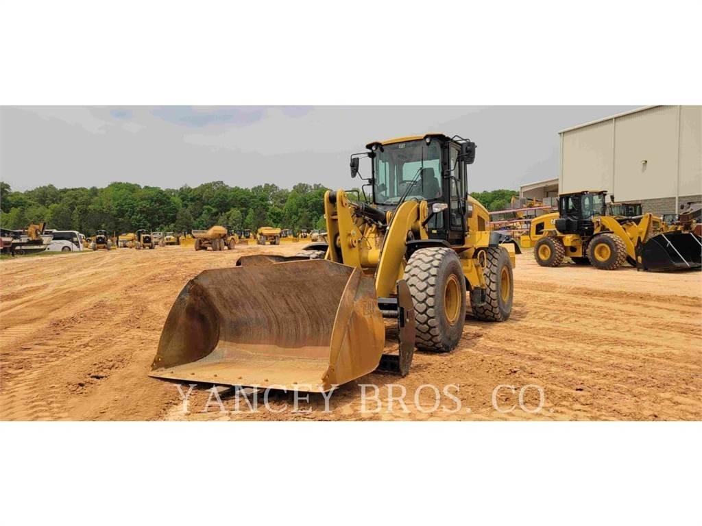 CAT 938M Колесни товарачи