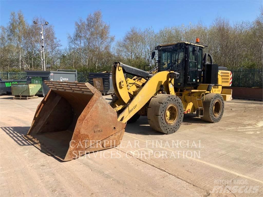 CAT 938M Колесни товарачи