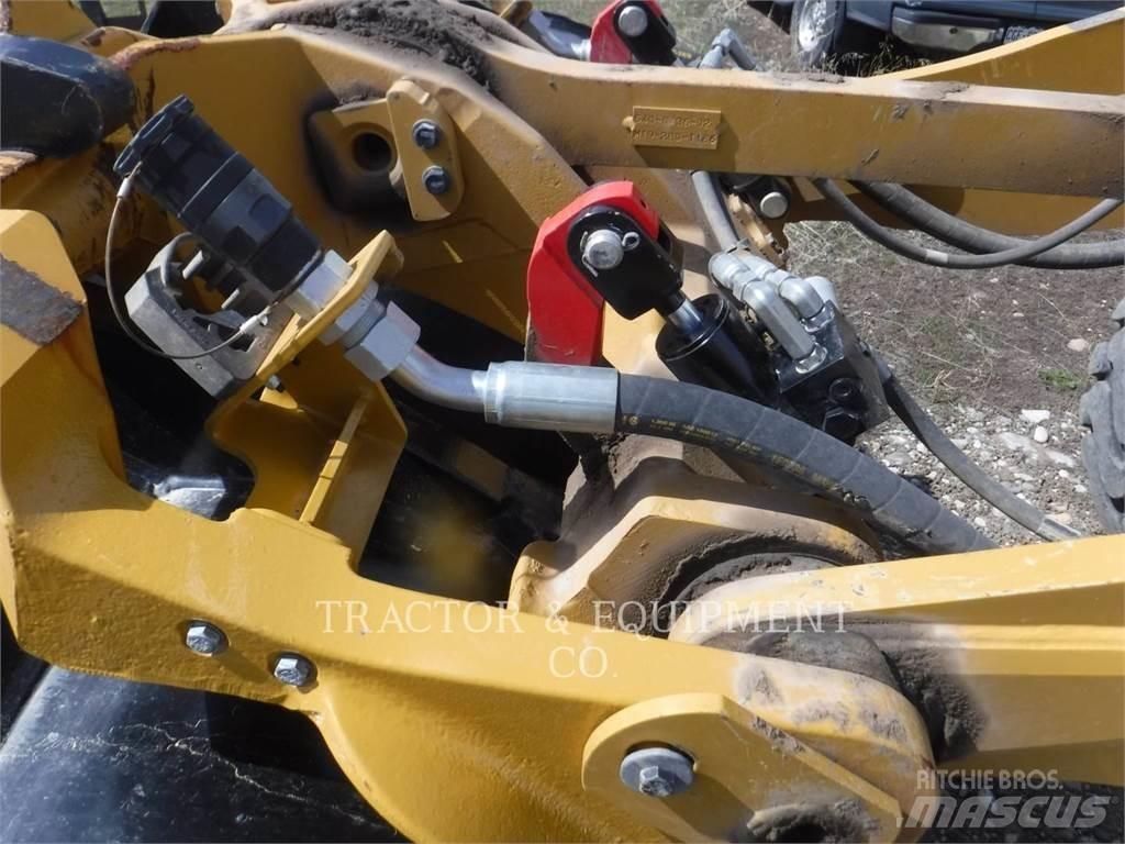 CAT 938M Колесни товарачи