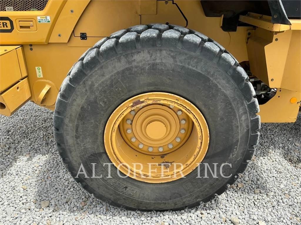 CAT 938M Колесни товарачи