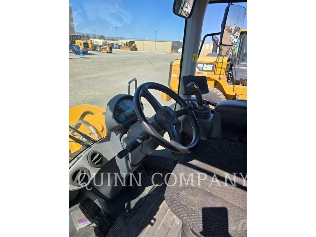 CAT 938M Колесни товарачи