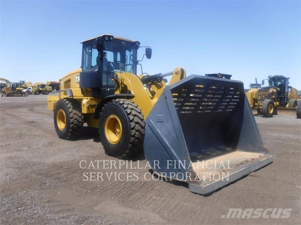 CAT 938M Колесни товарачи