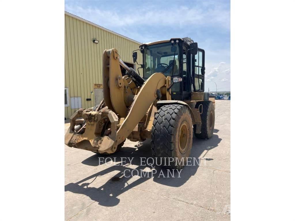 CAT 938M Колесни товарачи
