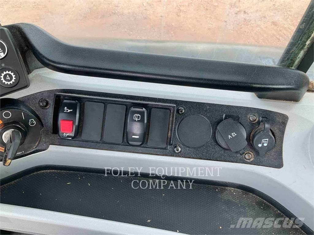 CAT 938M Колесни товарачи