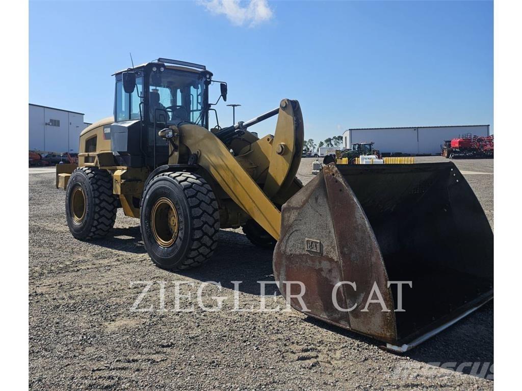 CAT 938M Колесни товарачи