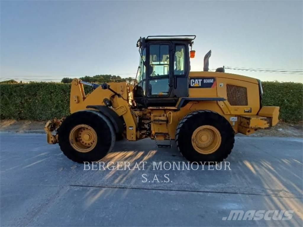 CAT 938M Колесни товарачи