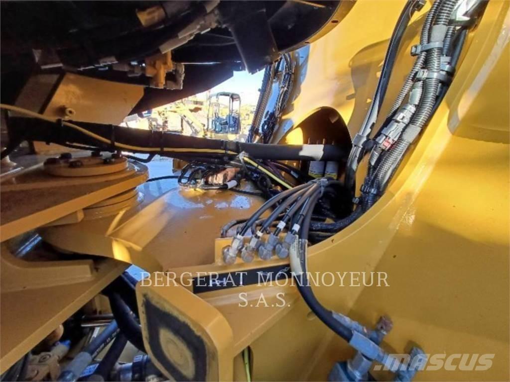 CAT 938M Колесни товарачи