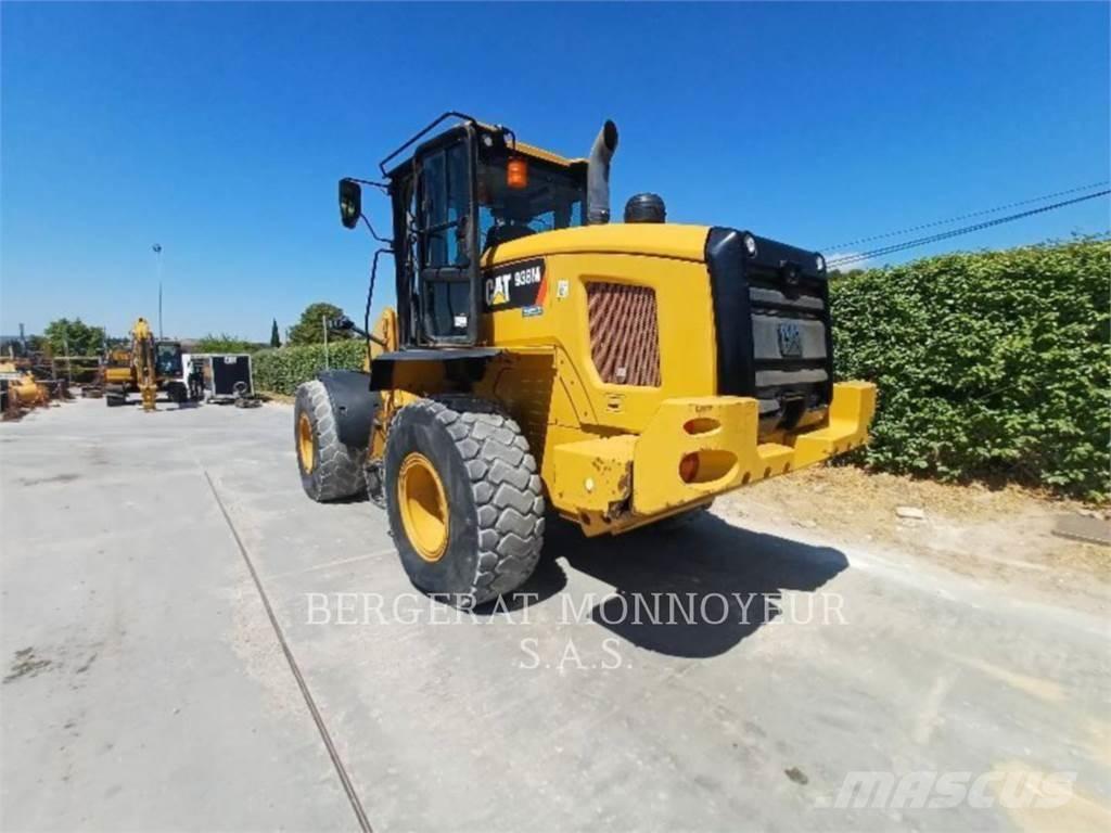 CAT 938M Колесни товарачи