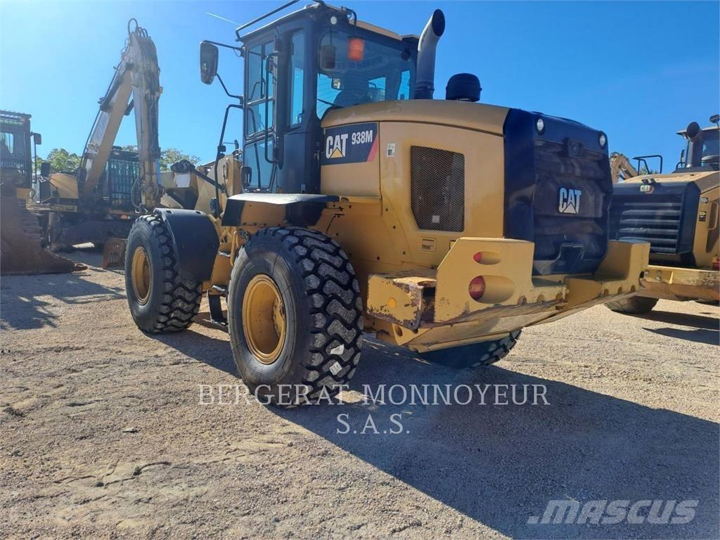 CAT 938M Колесни товарачи