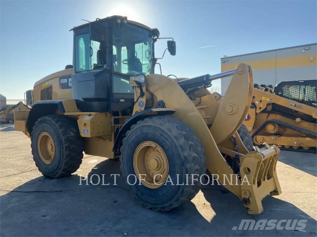 CAT 938M Колесни товарачи