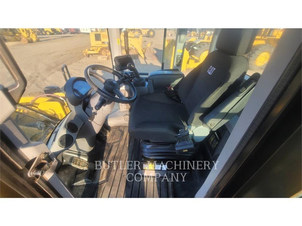CAT 938M Колесни товарачи