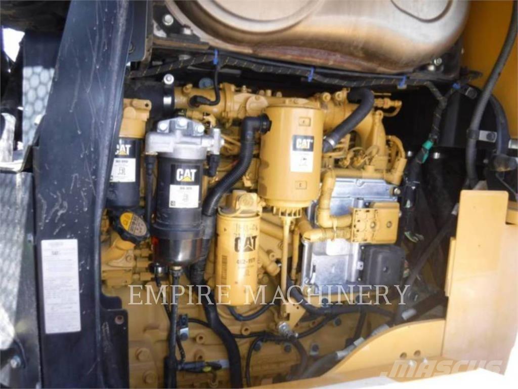 CAT 938M Колесни товарачи