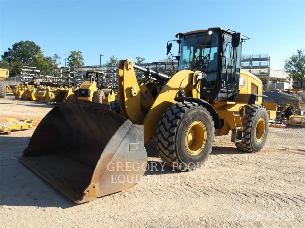 CAT 938M Колесни товарачи
