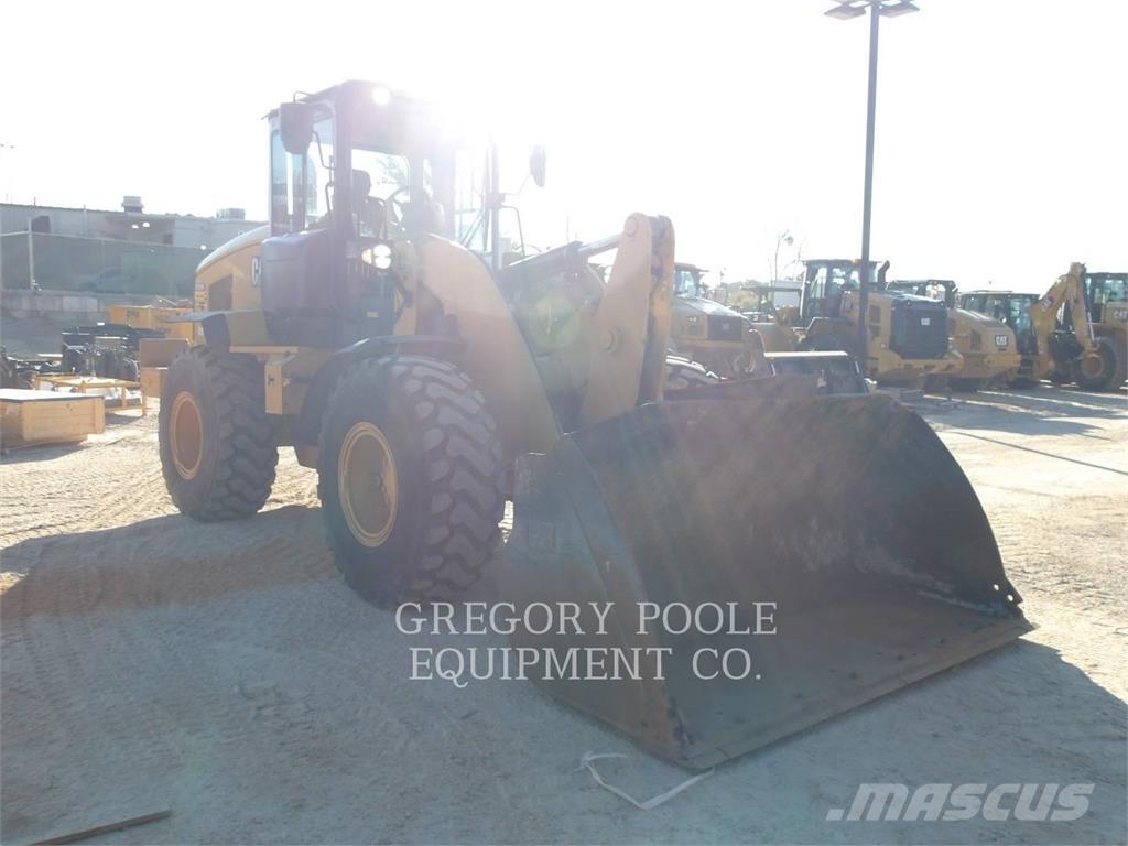 CAT 938M Колесни товарачи