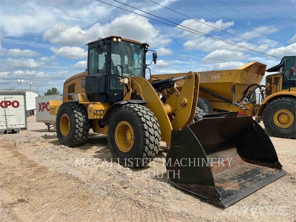 CAT 938M Колесни товарачи
