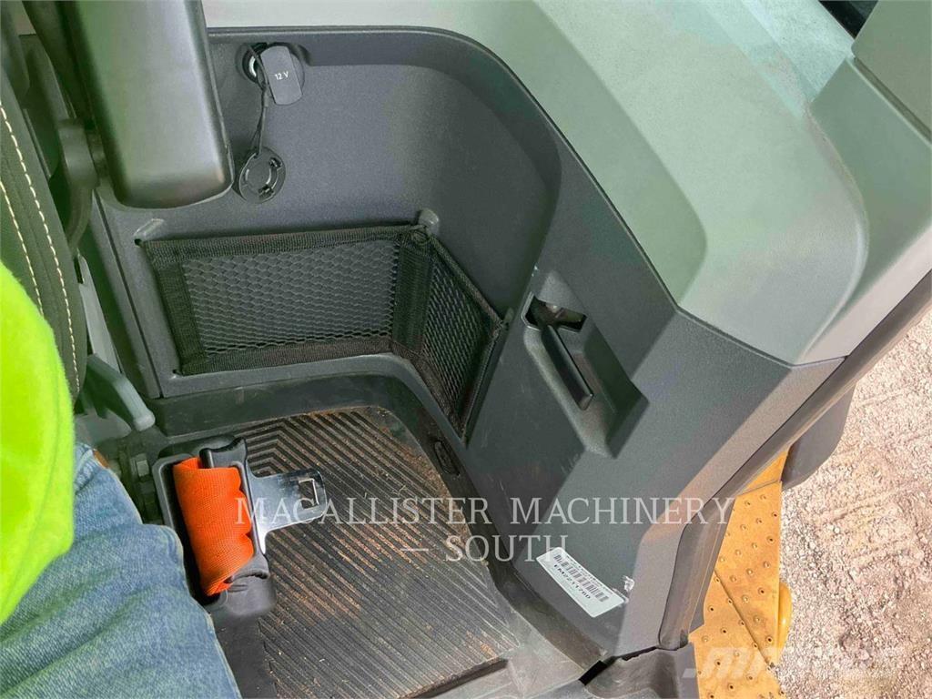 CAT 938M Колесни товарачи