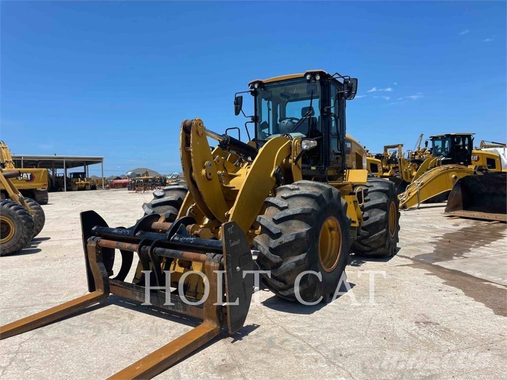 CAT 938M Колесни товарачи
