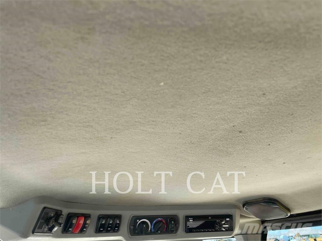 CAT 938M Колесни товарачи