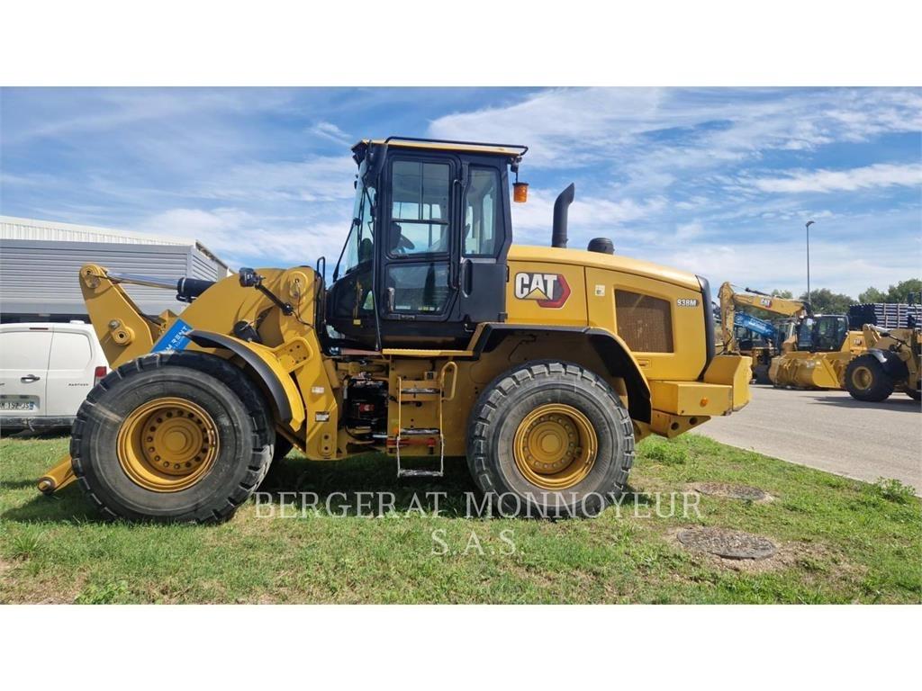 CAT 938M Колесни товарачи