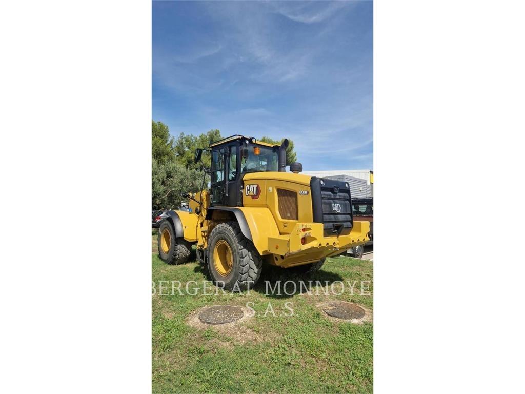 CAT 938M Колесни товарачи