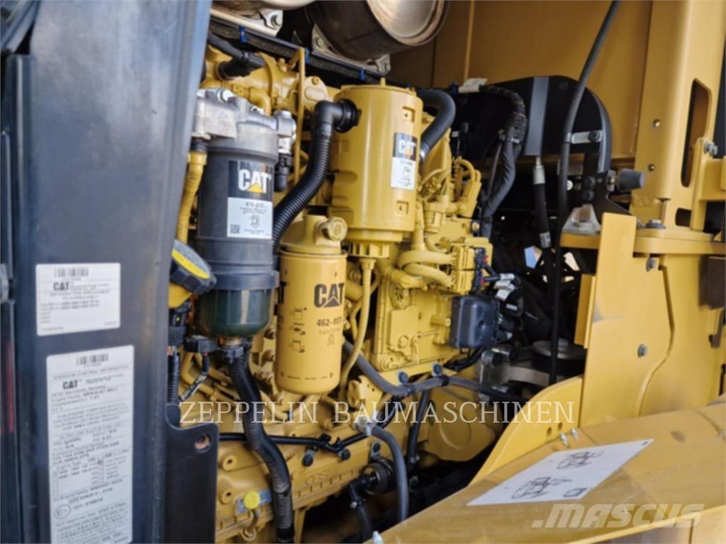 CAT 938M Колесни товарачи
